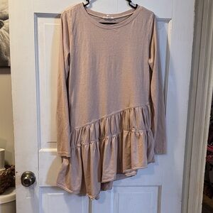 Easel Mauve Ruffle Hem Tunic
